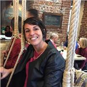 Insegnante precaria aiuta ragazzi che hanno bisogno per utilizzare a pieno le proprie capacità